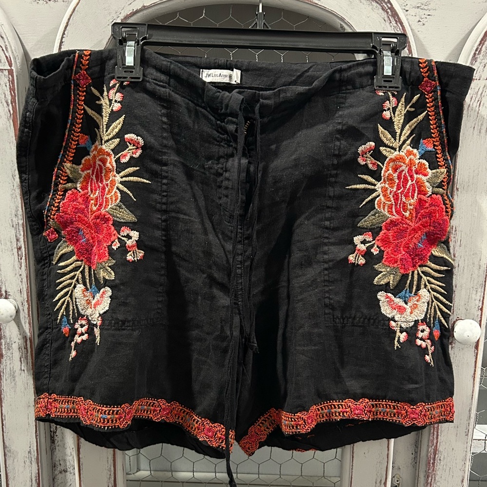 Embroidered Linen Shorts